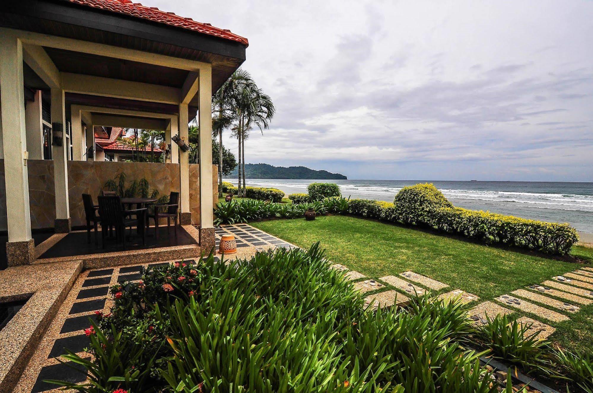 Borneo Beach Villa & Suite Kota Kinabalu Exterior photo